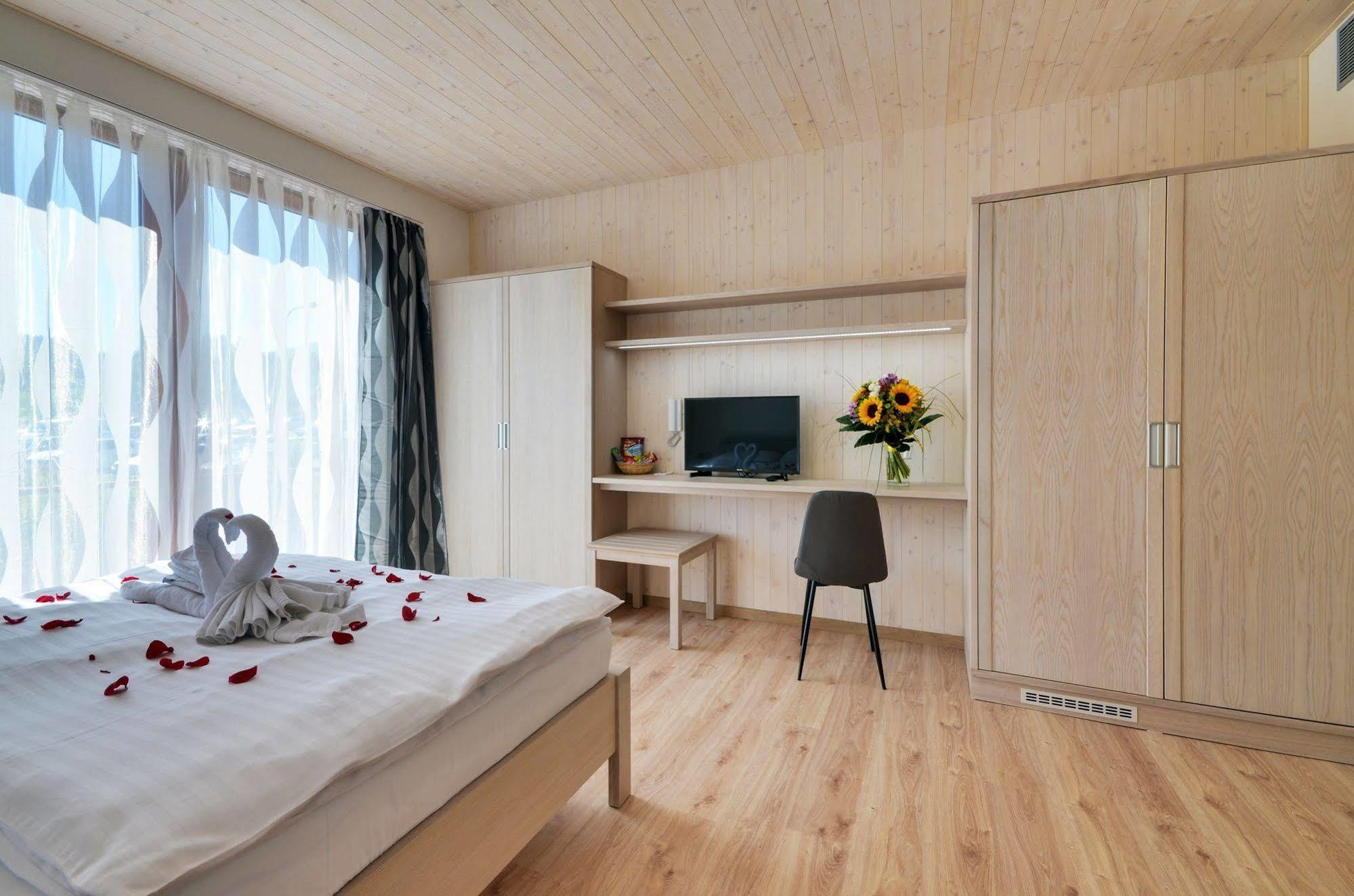 Green Inn Hotel Ostravice Εξωτερικό φωτογραφία